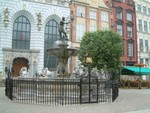 The famous Neptune Fountain�x<BR>�C�H���줧Neptune �Q�u