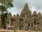 <BR>in front of Bayon of Angkor Thom (�j�d��)