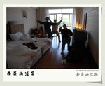 �n���s�Ŭu�j�[��s���C��@�i�b�O���ж��ӡA���p��L���\�@�� pose �X�ӡC